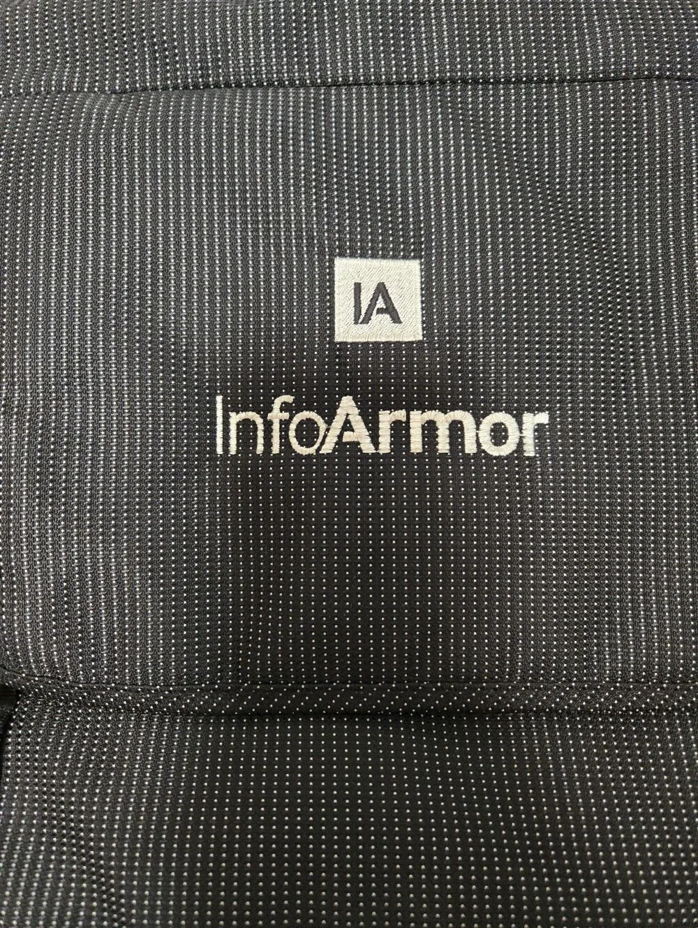 Thule infoarmor messenger